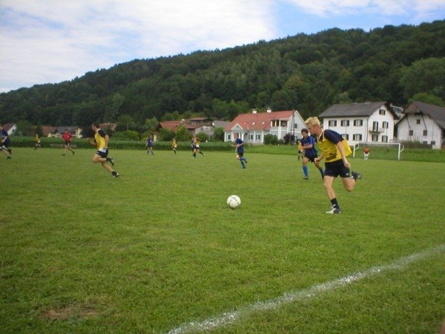 52_fussball schwarzau 2005 041.jpg